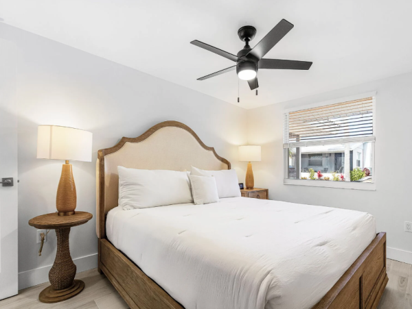 Beachside Vacation Retreat - Great Amenities